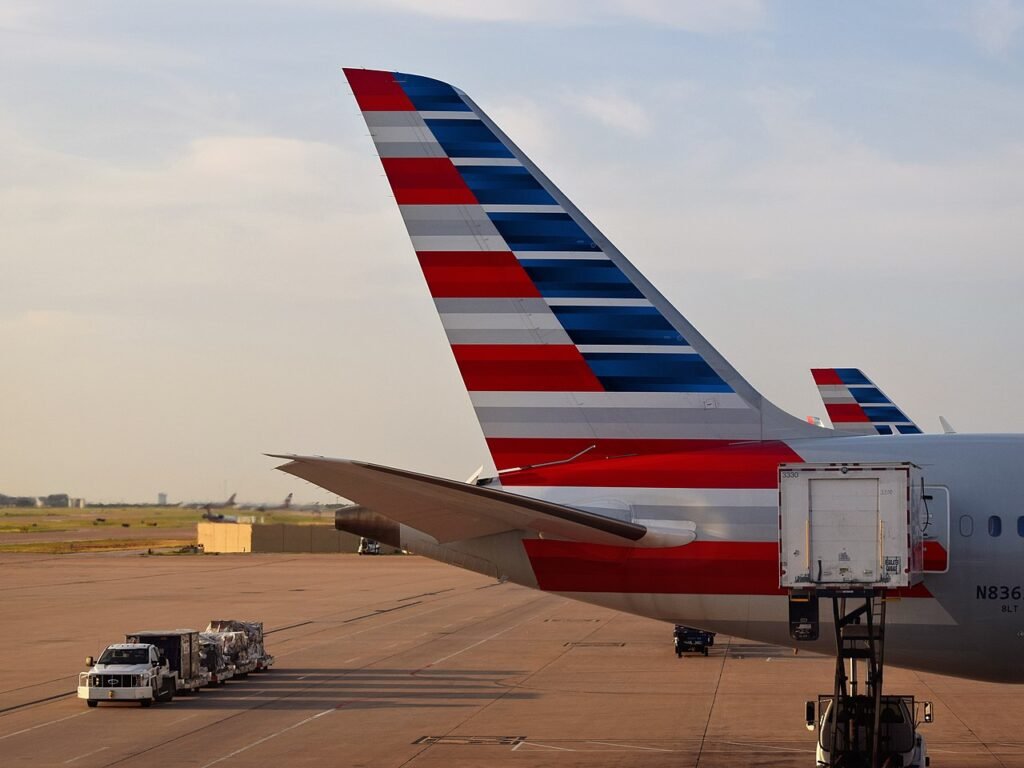 American Airlines boost pilot contract offer to $1 billion